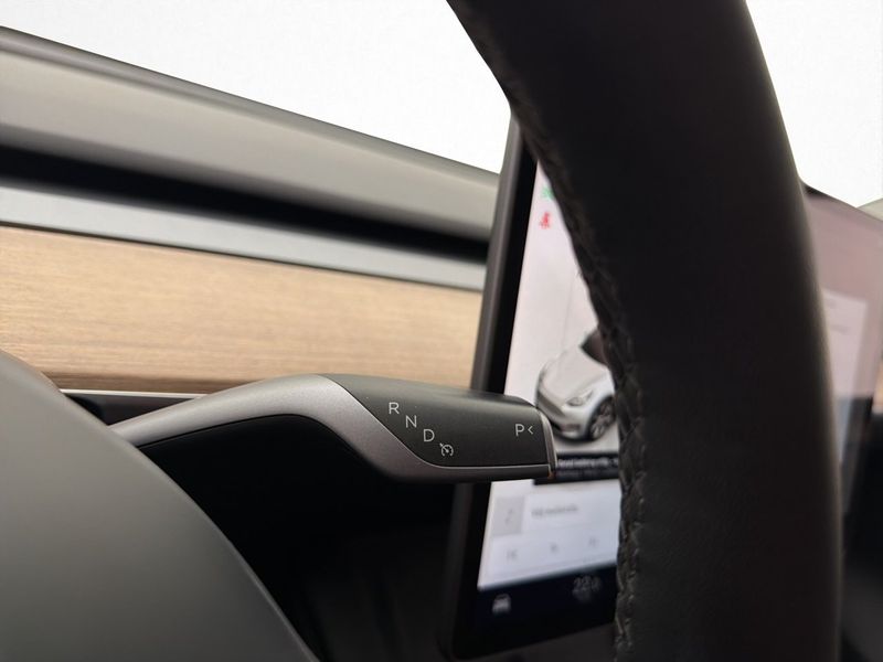 Tesla Model Y bild 35