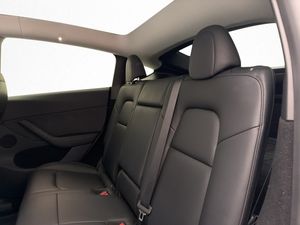 Tesla Model Y bild 25