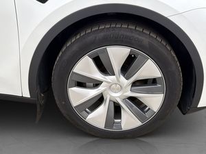 Tesla Model Y bild 32