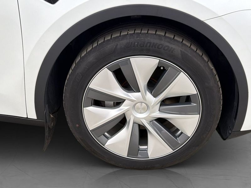 Tesla Model Y bild 32
