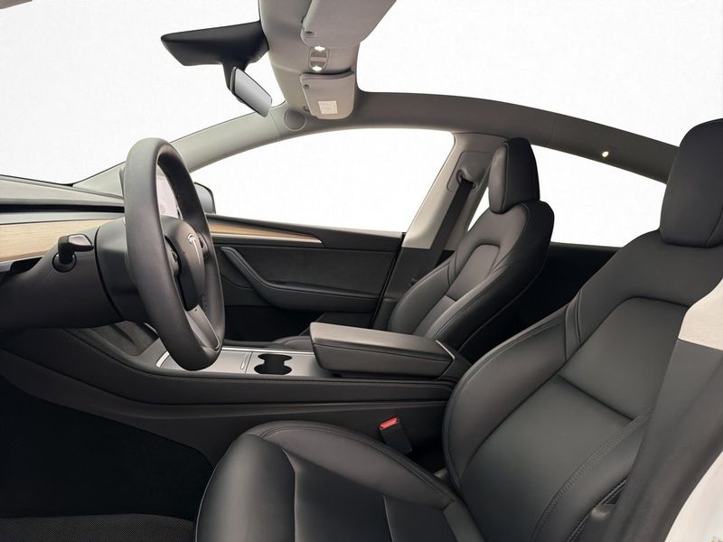 Tesla Model Y bild 12