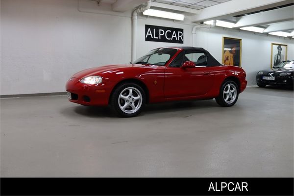 Mazda MX-5 1.6 VÄLSKÖTT OBS !! ENDAST 2600 MIL EJ VINTERKÖRD - 2002