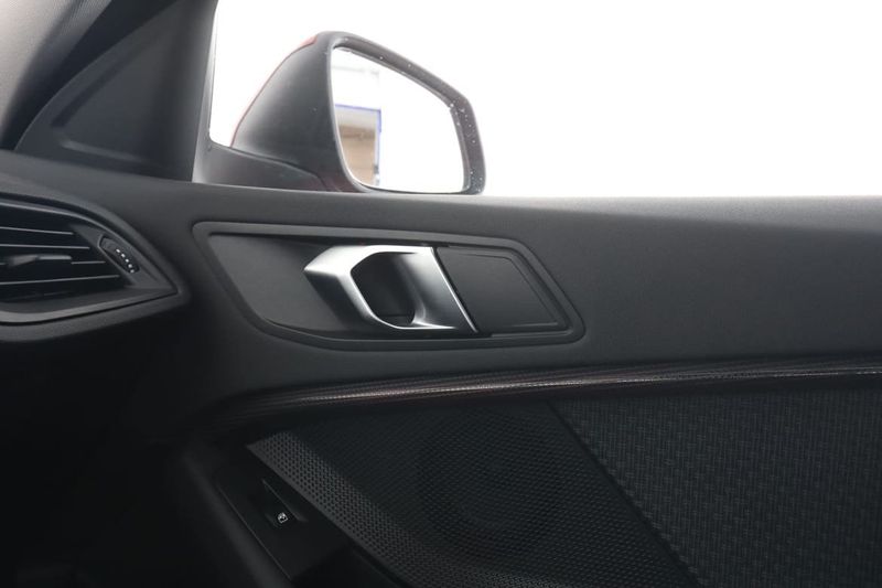 BMW 120 bild 36