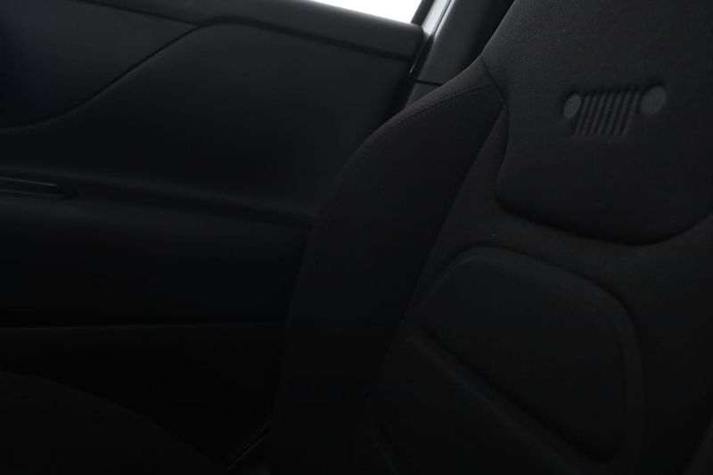 Jeep Renegade bild 34