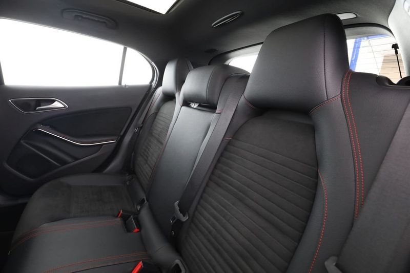 Mercedes GLA200 bild 15