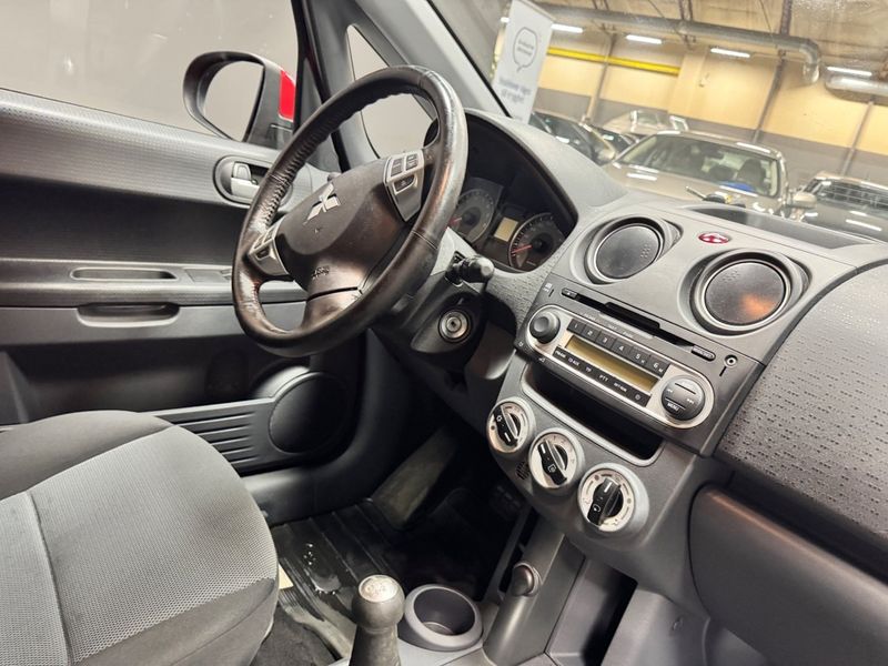 Mitsubishi Colt bild 9