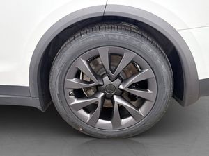 Tesla Model X bild 36
