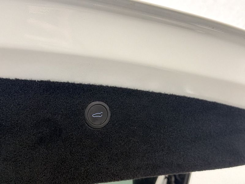 Tesla Model X bild 32