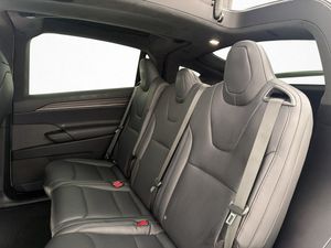 Tesla Model X bild 28