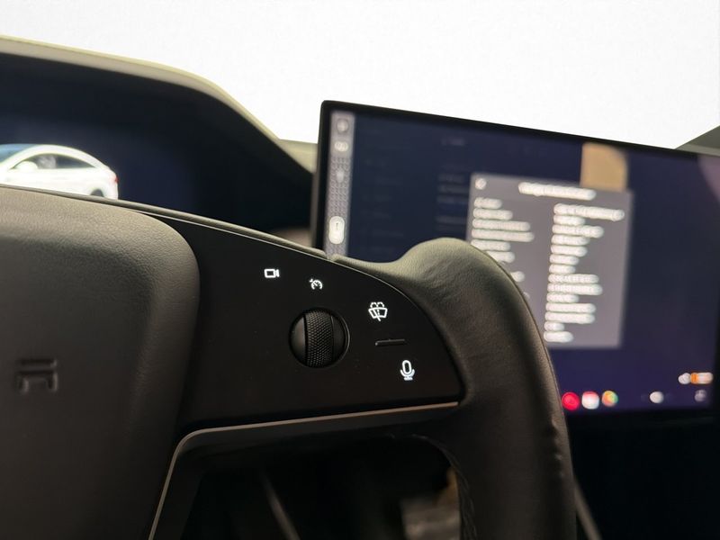 Tesla Model X bild 19