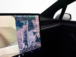 Tesla Model X bild 26