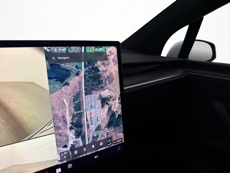 Tesla Model X bild 26
