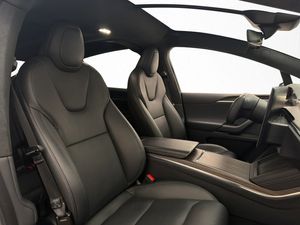 Tesla Model X bild 27