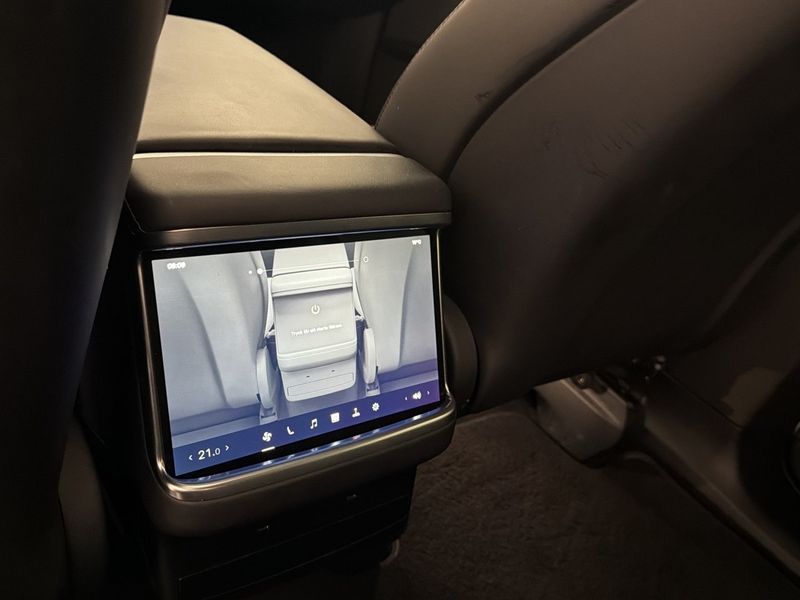 Tesla Model X bild 29