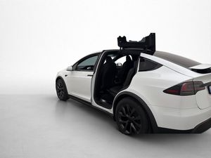 Tesla Model X bild 30