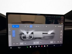 Tesla Model X bild 21