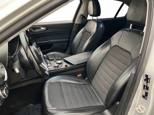 Alfa Romeo Giulia bild 12