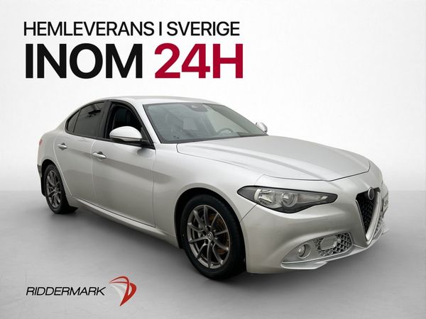 Alfa Romeo Giulia 2.2 JTD16V Super P-sensorer Navi Bluetooth - 2017