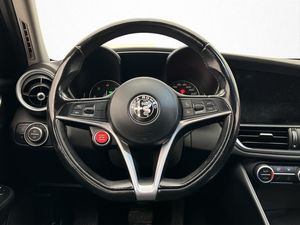 Alfa Romeo Giulia bild 15