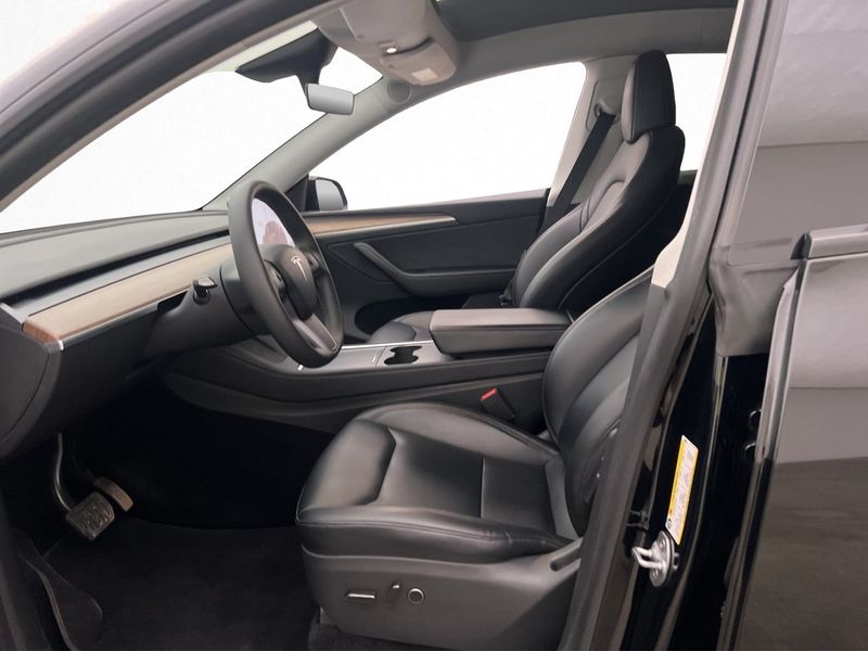 Tesla Model Y bild 13