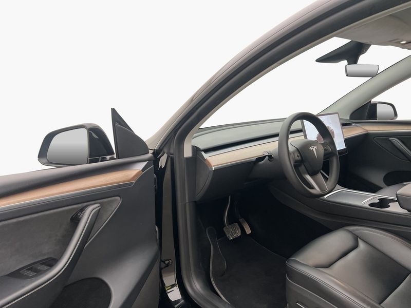 Tesla Model Y bild 12