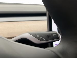 Tesla Model Y bild 19