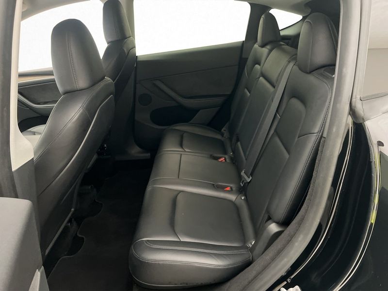 Tesla Model Y bild 30
