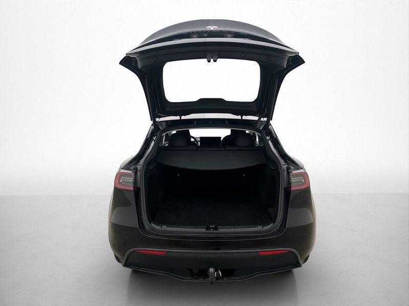 Tesla Model Y bild 32