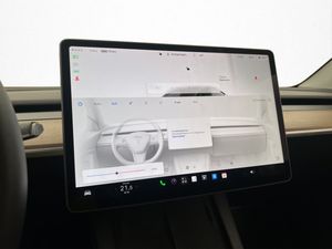 Tesla Model Y bild 24