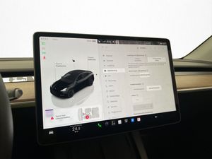 Tesla Model Y bild 27