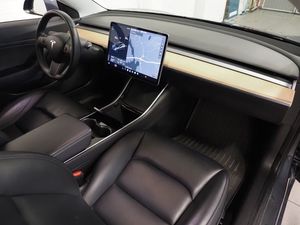 Tesla Model 3 bild 9