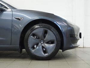 Tesla Model 3 bild 8