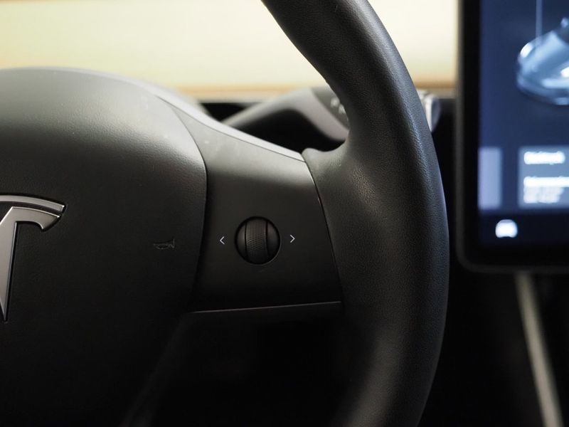Tesla Model 3 bild 22