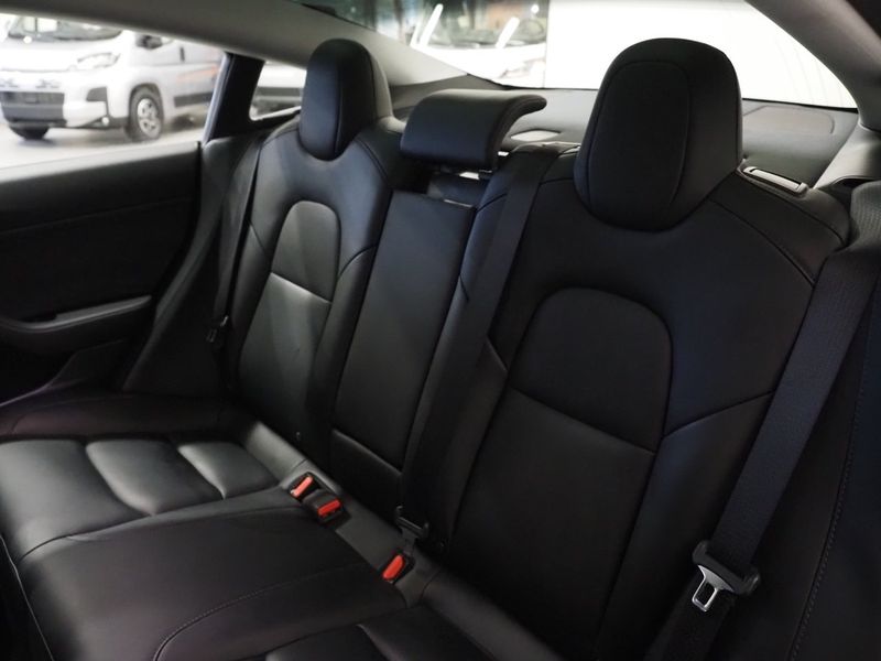 Tesla Model 3 bild 16