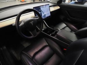 Tesla Model 3 bild 14