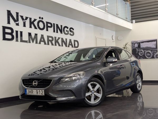 Volvo V40 D2 Your Kinetic | Dragkrok | Värmare - 2014