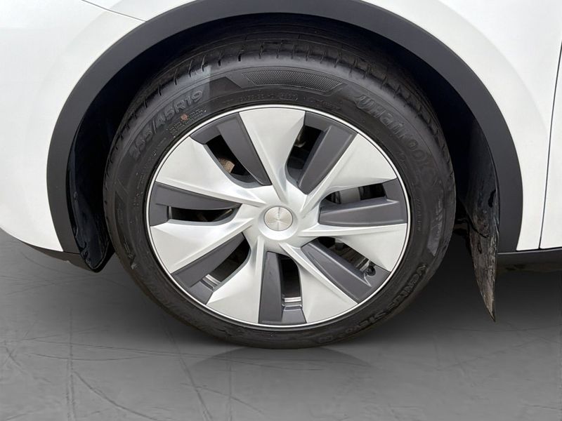 Tesla Model Y bild 11