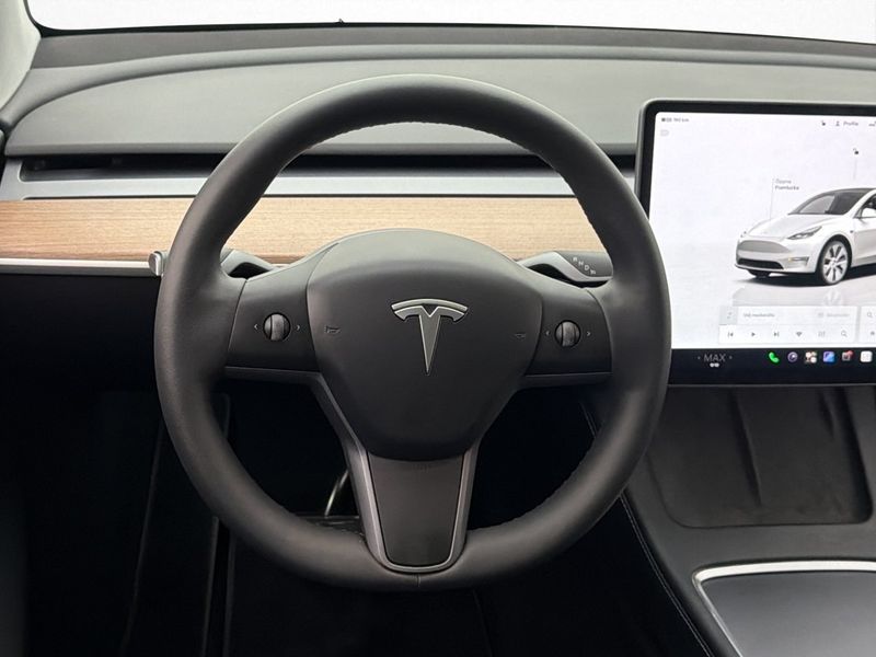 Tesla Model Y bild 15
