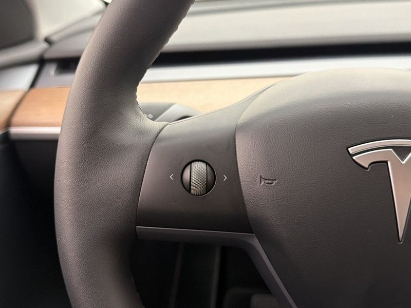 Tesla Model Y bild 22