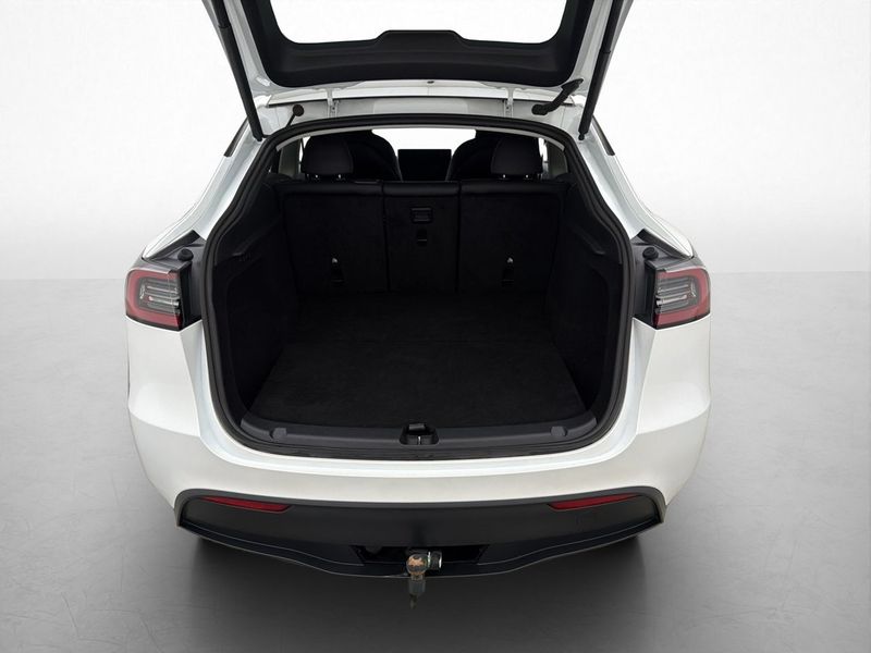 Tesla Model Y bild 19