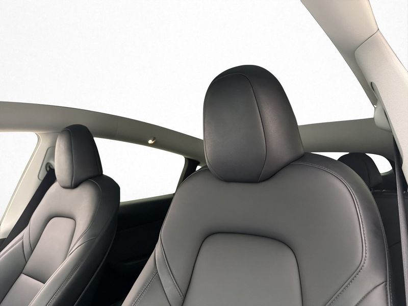 Tesla Model Y bild 13