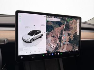 Tesla Model Y bild 26