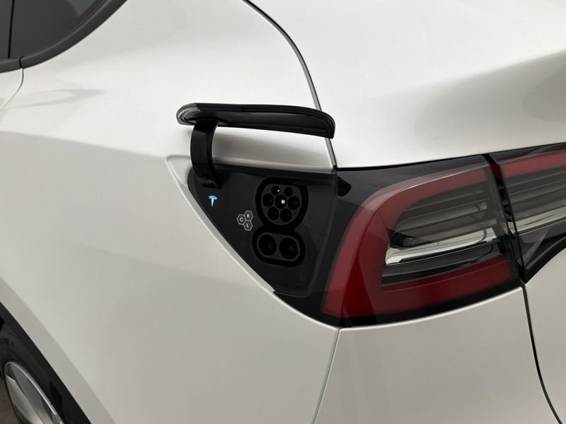 Tesla Model Y bild 21