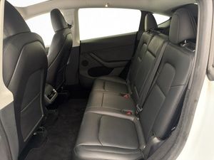 Tesla Model Y bild 14