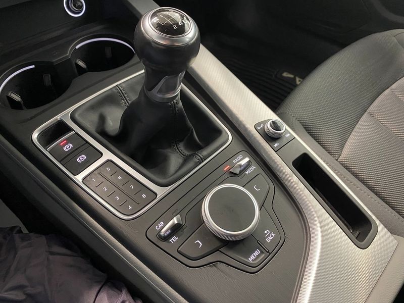 Audi A4 bild 15