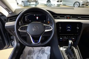 Volkswagen Passat bild 11