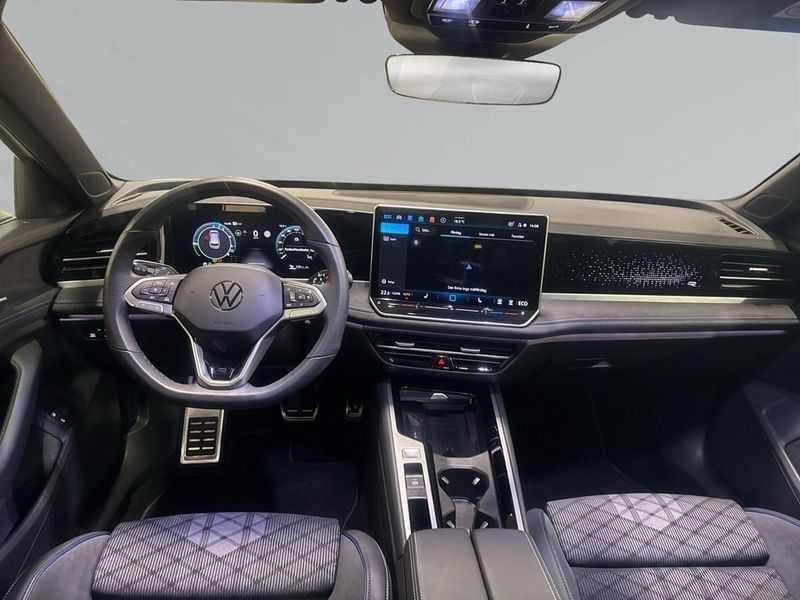 Volkswagen Passat bild 7