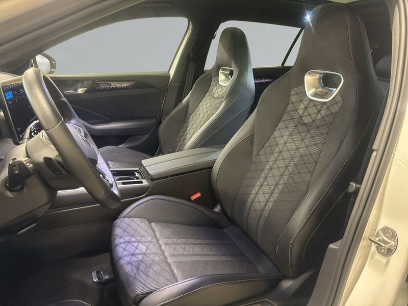 Volkswagen Passat bild 8