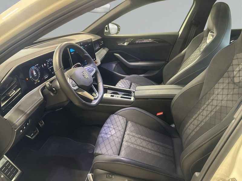 Volkswagen Passat bild 9