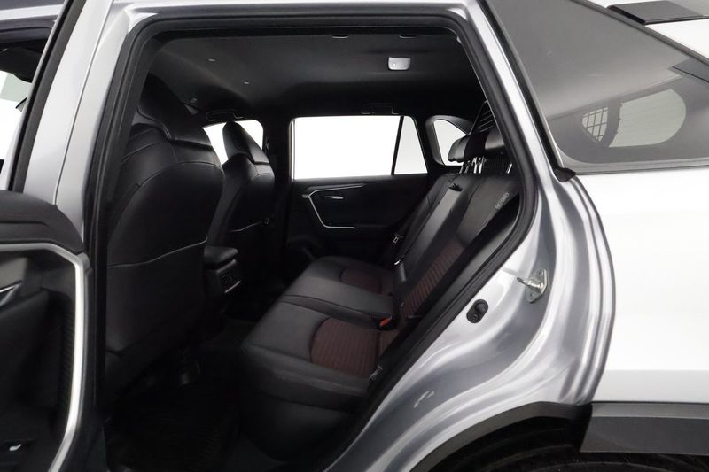 Toyota RAV4 bild 12
